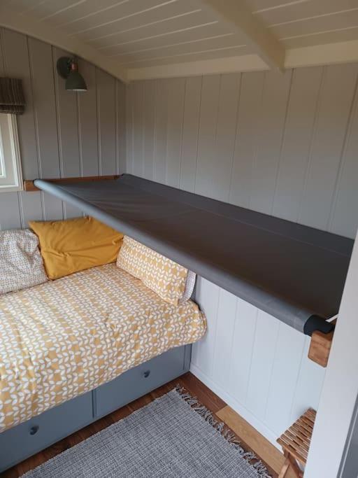 Bathsheba, Luxurious Shepherds Hut Set In A Hamlet Set In Thomas Hardy's Iconic Rural Dorset Apartment Todber